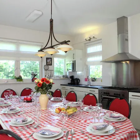 בית נופש Spacious Farmhouse In Achterhoek With Play Loft Neede