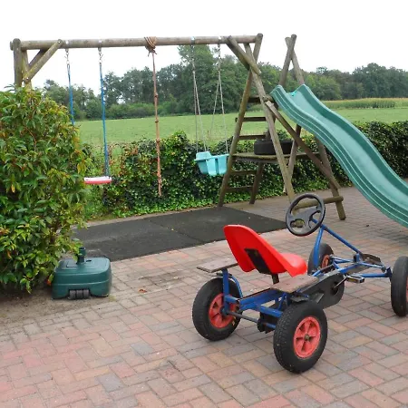 בית נופש Spacious Farmhouse In Achterhoek With Play Loft *