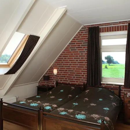 Spacious Farmhouse In Achterhoek With Play Loft בית נופש Neede